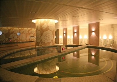 "단골 기억하려고"…남탕서 손님 1000여명 몰래 촬영한 '세신사'