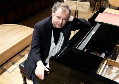 '피아니스트들의 교과서' 언드라시 시프 "美서 공연 안 해"