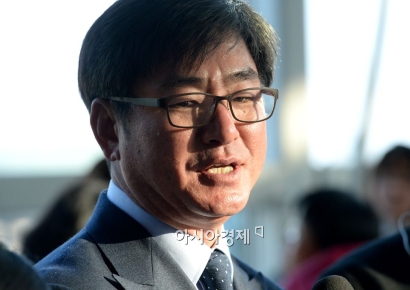 "제자와 '부적절' 없었다…사위가 40억 요구해" 류중일 전 며느리 부친 반박