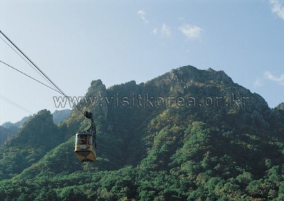 설악산 케이블카 멈춤 사고…승객 87명 갇혀