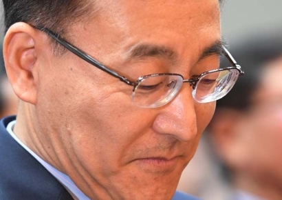 김수남 전 검찰총장, '50억 클럽' 발언 박수영 상대 손배소 패소 
