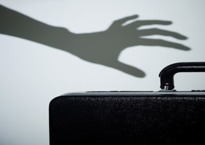 패딩을 가방속에 스윽…4년 일한 가사도우미, '명품만 34번' 훔쳐가