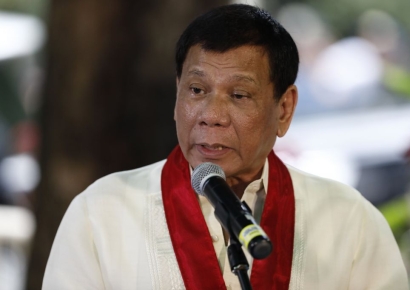 "약탈죄 최고 종신형인데"…두테르테 전 대통령 1500억 국고약탈 혐의로 고발