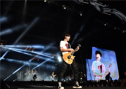 서태지 "2025년 맞이하는 시기 또 다른 탄핵이라니 시대유감"