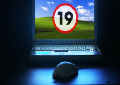 "AI·음란물 막겠다"…어린이 강력 보호 나선 영국