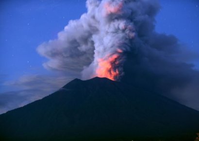 또 불붙은 印尼 발리섬 화산…일부 항공편 결항·지연