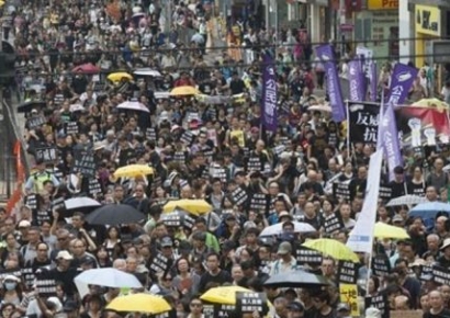 유튜브, 홍콩판 '아침이슬' 민주화 노래 '영광이 다시오길' 차단