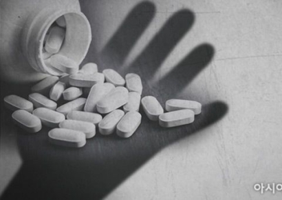 불륜 들킨 내연남에 수면제 건네 극단 선택 도운 50대女…처벌은?