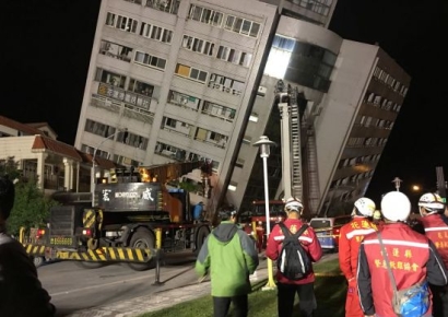 대만 강진 사망 16명… 남은 실종자 3명 수색 계속