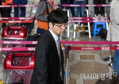 제헌절 행사 고민 탁현민 "김흥국에 '임을 위한 행진곡' 부탁 생각도"