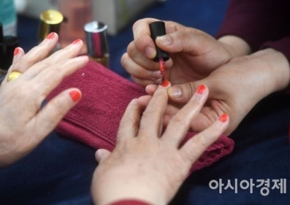 '스드메' 가격 공시하고…피부미용·네일업 '간이과세' 적용