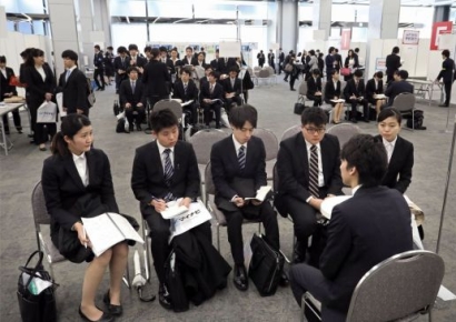 "日 취준생, 30%는 성희롱 겪었다"