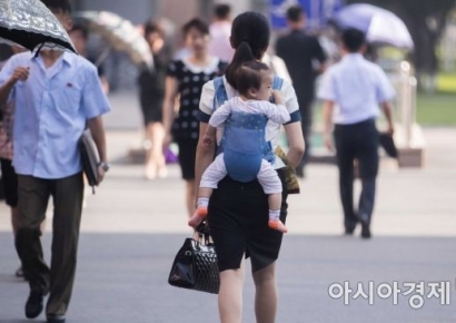 "아기띠 풀어져 뇌진탕"…소비자원, 안전주의보 발령 