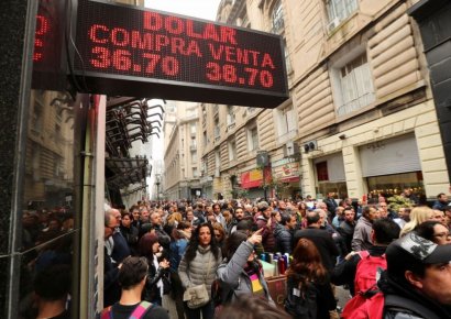 '통화 폭락'에 긴축 나선 아르헨티나…조치 예고한 터키