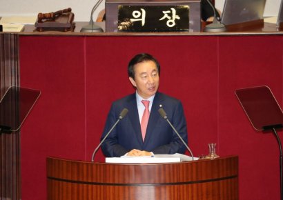 한국당 김성태 "소득주도성장 '굿판' 멈춰라"…교섭단체 연설