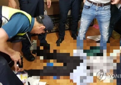 부산역서 흉기 인질극 벌인 50대 경찰 테이저건 맞고 검거