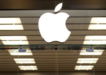 ‘트럼프 압박’ 받는 애플…아이폰 美생산시 가격 20% 뛸 듯