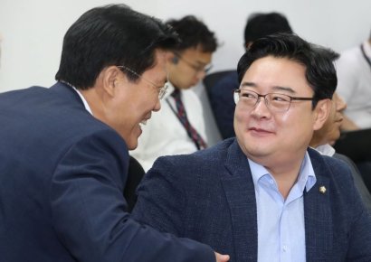 한국당 초선 의원들 "당협위원장직 내려놓겠다"