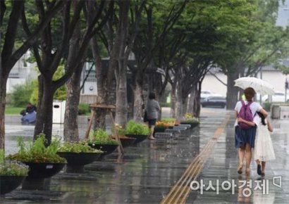 [오늘 날씨]전국 흐리고 비…낮 최고 기온 서울 24도
