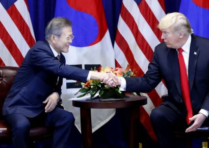 트럼프 "2차북미회담, 멀지 않은 미래에 개최…곧 시간·장소 발표"(종합)