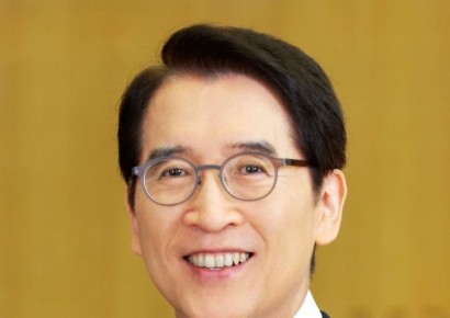 신창재 회장, 어펄마 지분 주당 19만8000원에 매입…풋옵션 분쟁 해결 청신호