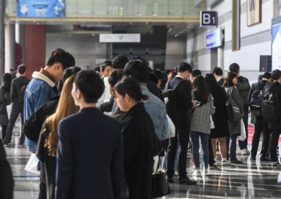 [위크리뷰]실업률 13년 만에 최악, 중장년층도 무너진다