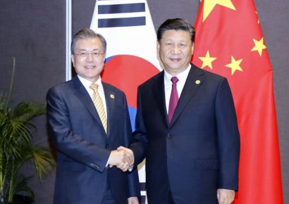 문 대통령-시진핑, 한반도 문제 '인식공유'…한중 관계는 '시각차'(종합)