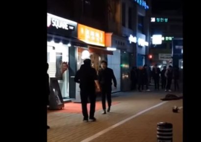 암사역 대로변서 친구 찌르고 경찰 위협까지…‘흉기난동 10대’ 현장체포