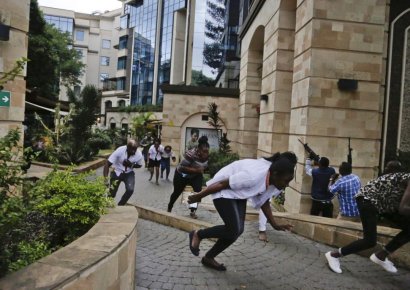 나이로비 호텔서 총격·자살폭탄 테러…"최소 6명 사망"
