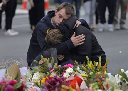 뉴질랜드 총기 테러 사망자 50명으로 늘어…경찰, 단독 범행 가닥