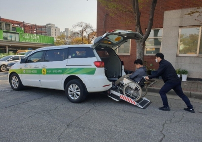 와상 장애인 위한 '콜택시' 생긴다… 서울시, 약자동행 규제철폐 추진