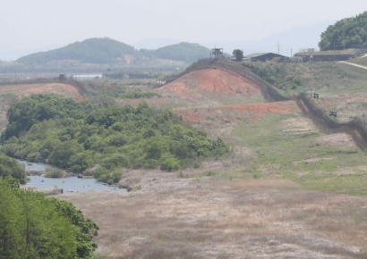 북 "남측 연결 도로·철도 단절하고 요새화 공사…미군에 통지"