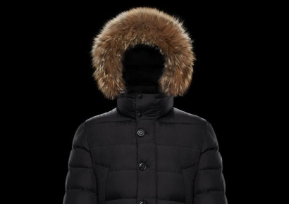 '대치맘 교복' 패러디에 못 입겠다더니…한국서 사상 최대 매출 기록한 몽클레어