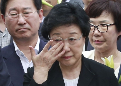 법원, 한명숙 '국정원 불법사찰' 국가 상대 손배소 패소 판결…"시효 지나"