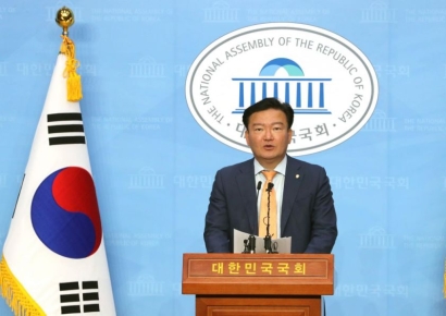 코로나 시기 ‘광복절 불법집회’ 민경욱 전 의원, 1심서 벌금형 집유