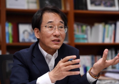 이원욱 "팬덤 정치 끝내야"…제3지대 통합 역할 시사