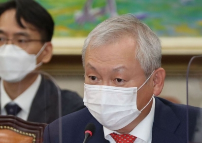 정영채 NH투자증권 '옵티머스 중징계' 취소소송