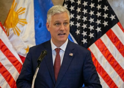 트럼프 외교안보 참모 "한국 국방비, GDP 최대 3.5%까지 올려야"