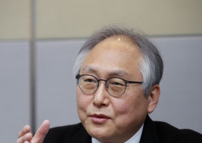 '국내 첫 희토류 합금 생산업체' 찾은 통상교섭본부장 "자립적 공급망 구축 필요"