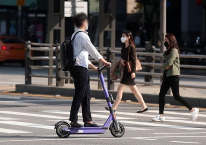 “인도 주행 불법인가요?”…전동스쿠터·킥보드 이용자들 ‘아리송’