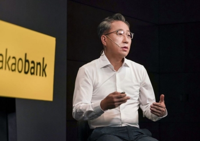 [단독]"40대가 결정하면 40대만 만족…난 의사결정 안해" 카뱅 대표의 조언