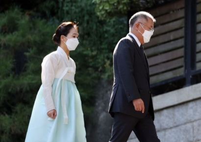 故변중석 여사 17주기 제사…정의선 등 범현대가 참석