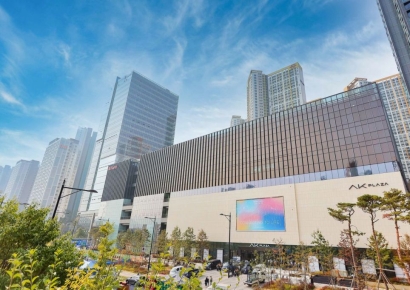 '밑 빠진 독' AK플라자…유동성 위기 탈출 총력전[Why&Next]