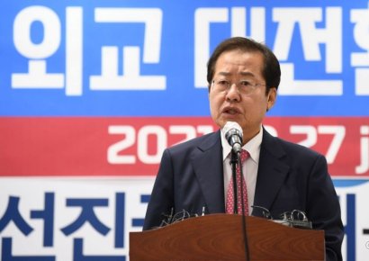 여권 개싸움…홍준표, 김경율에 "분수도 모르는 개가 사람 비난" 맞불