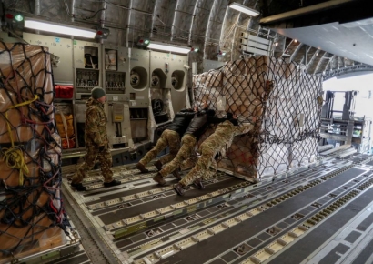 '1년 유급으로 軍 체험' 도입하는 英…'병력 부족' 해결책 될까