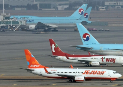 "우린 성수기에도 웁니다"…여행 콧바람도 들고, 유류할증료도 낮은데 왜