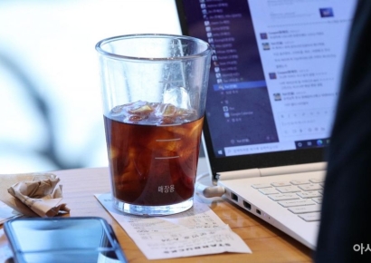 이제 커피값도 아까워 탕비실 '믹스' 타먹는데…이건 또 왜이래 [주머니톡]