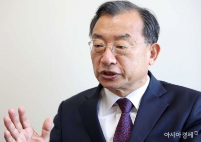 이정현, 대선 불출마 선언…"국민 기대 부응할 능력 부족"