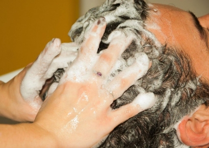 모발 지키려 샴푸 안 쓴다는 Z세대…전문가는 "큰일 난다"