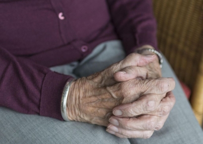 "남자와는 정반대"…사별한 여성, 시간 지날수록 행복감 커져